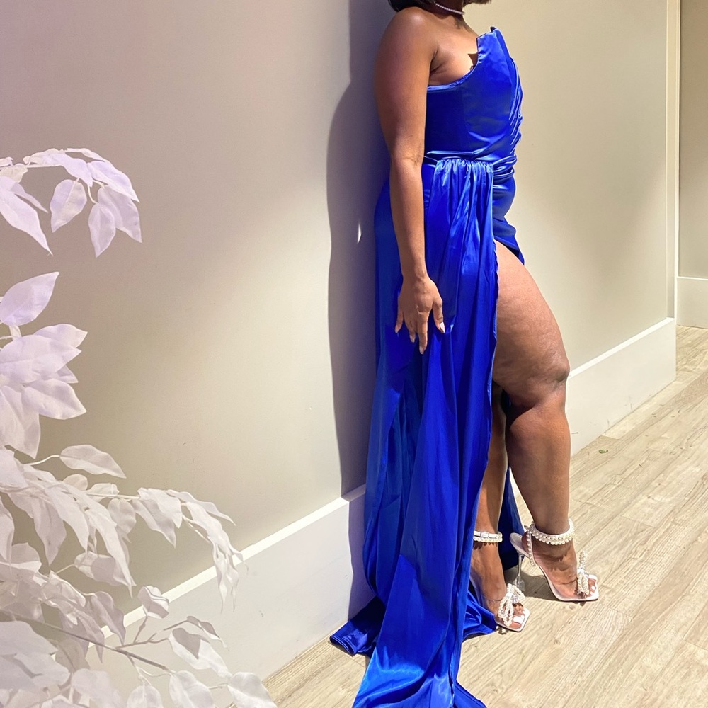 Perfect dress for Gala, Wedding, & any special occasion!